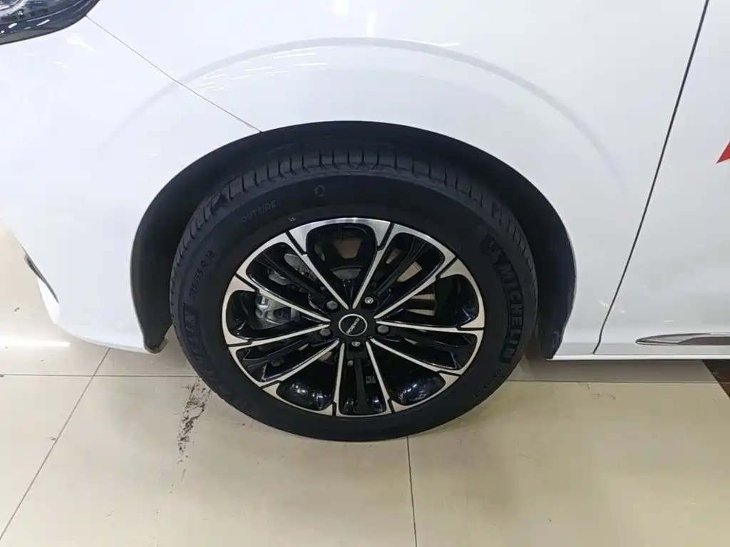 Roewe iMAX8 — миниатюра 23