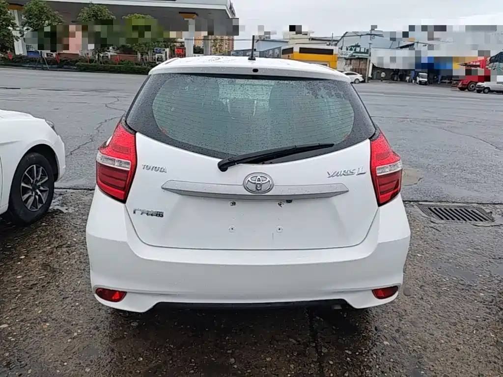 Toyota Yaris L — миниатюра 6
