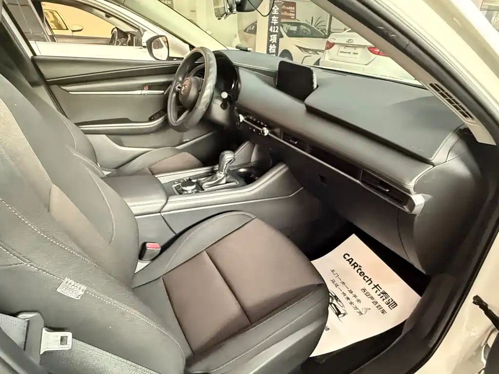 Mazda 3 Axela — миниатюра 8