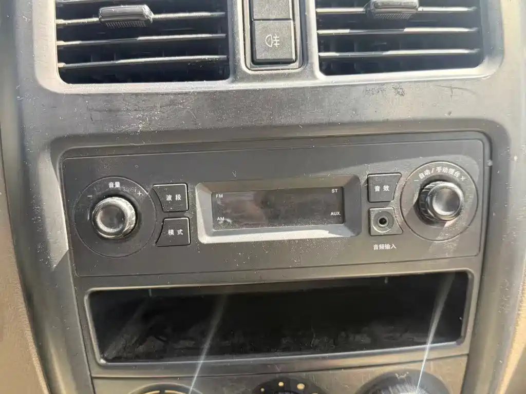 Wuling Rongguang V — миниатюра 14