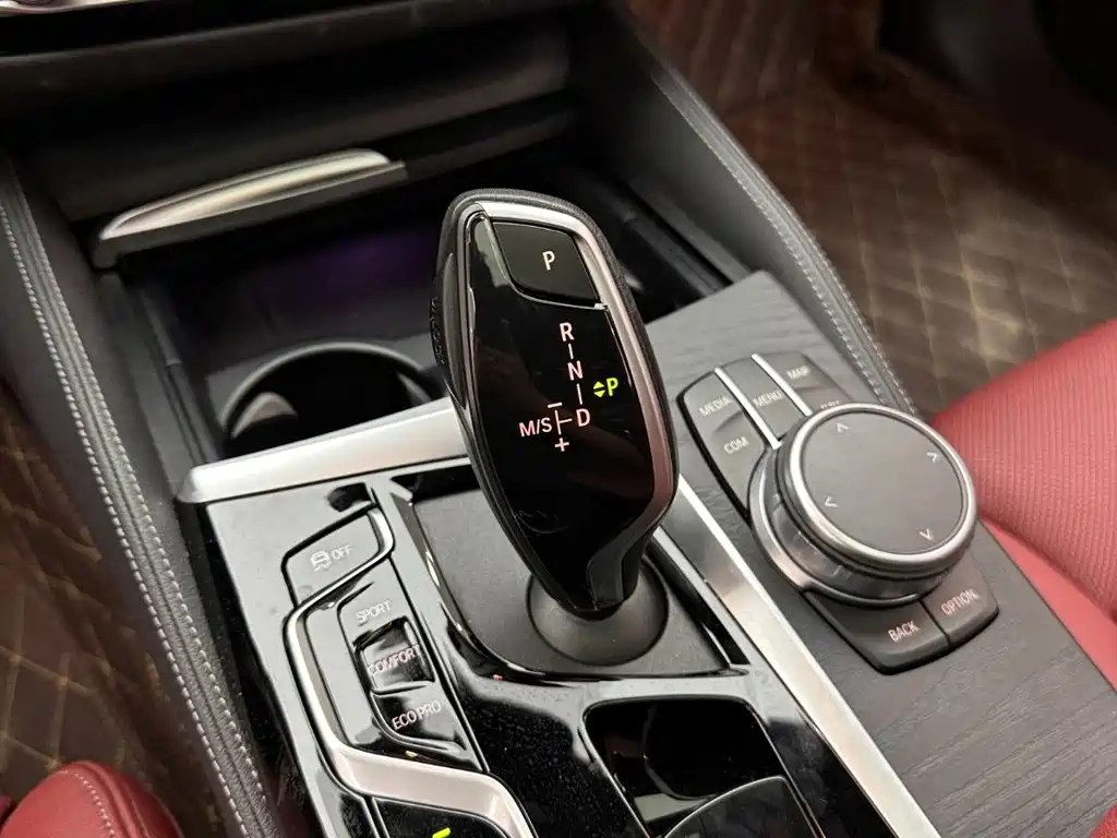 BMW 5 Series — миниатюра 16