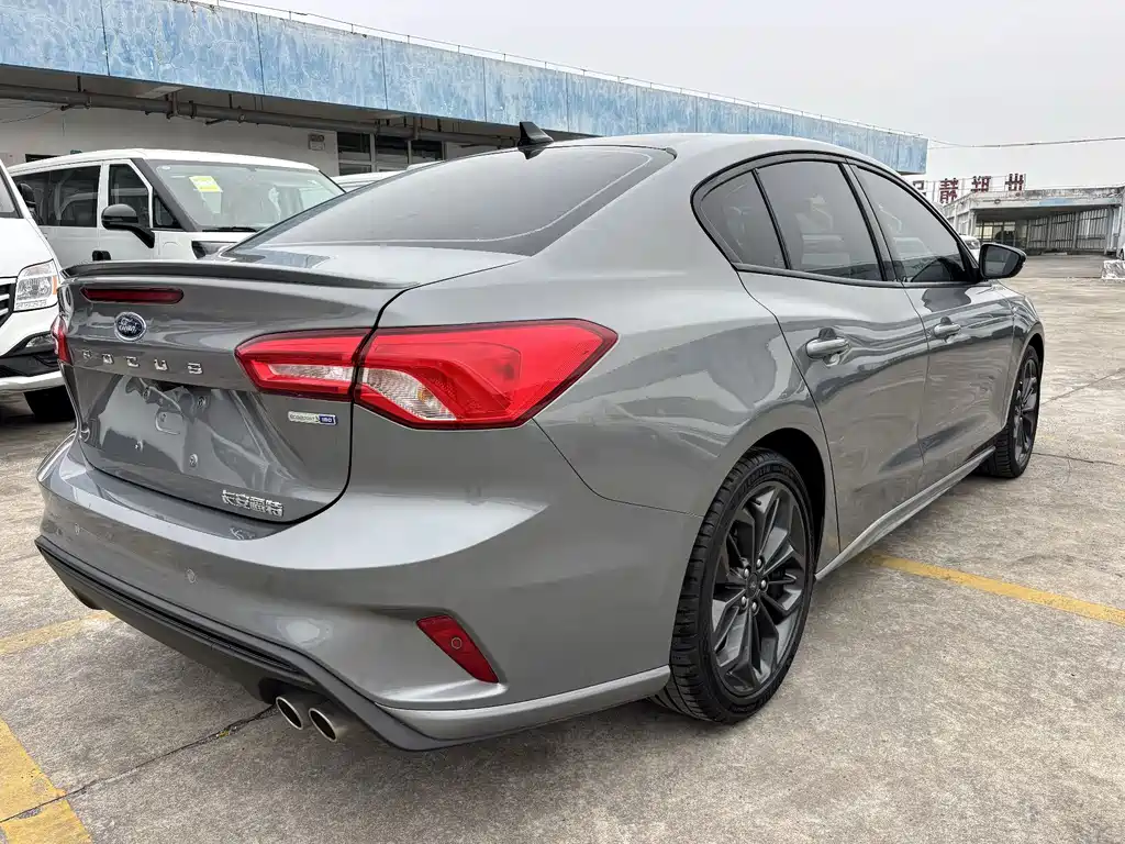 Ford Focus — миниатюра 8