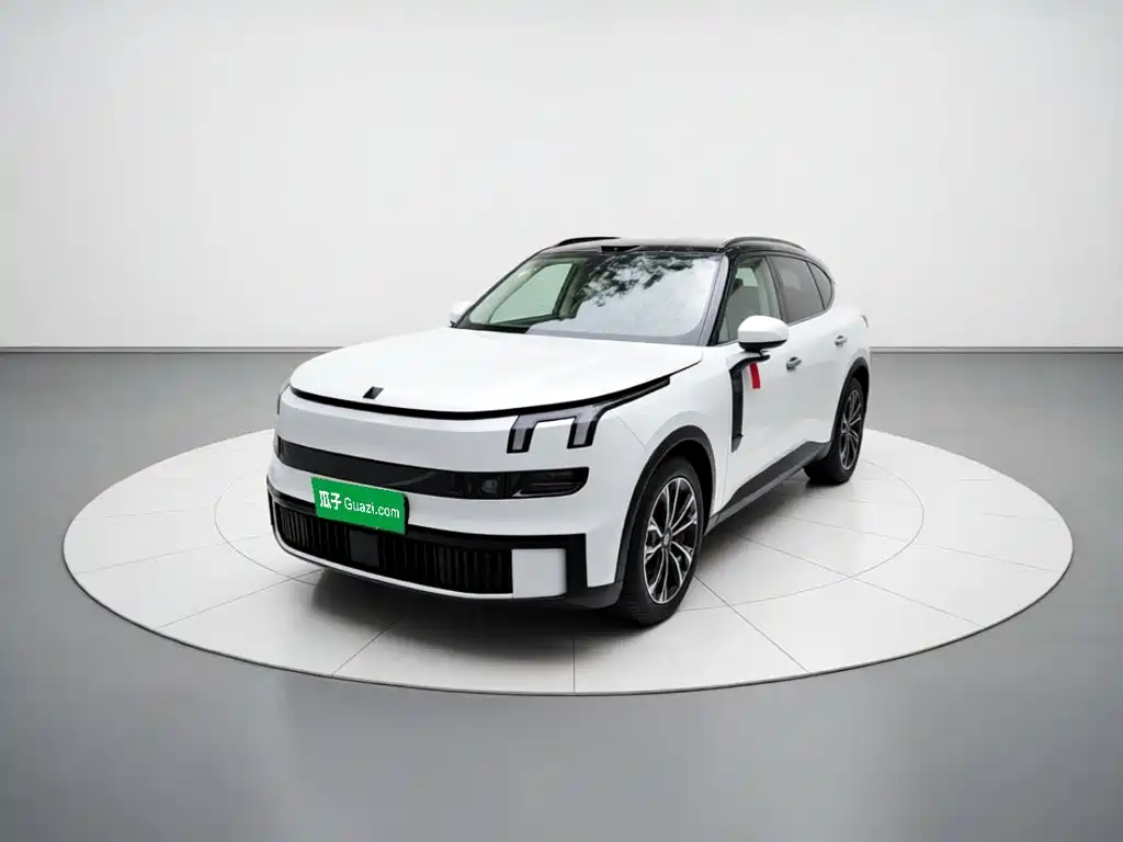 Lynk & Co 900 — миниатюра 2