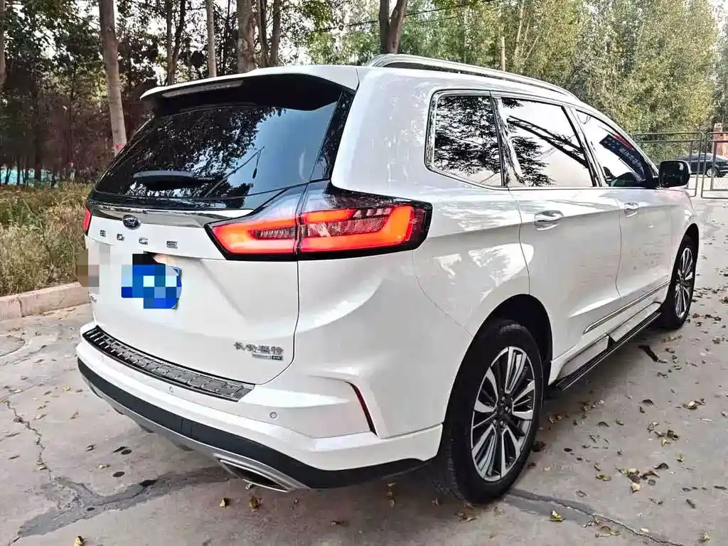 Ford Edge — миниатюра 7
