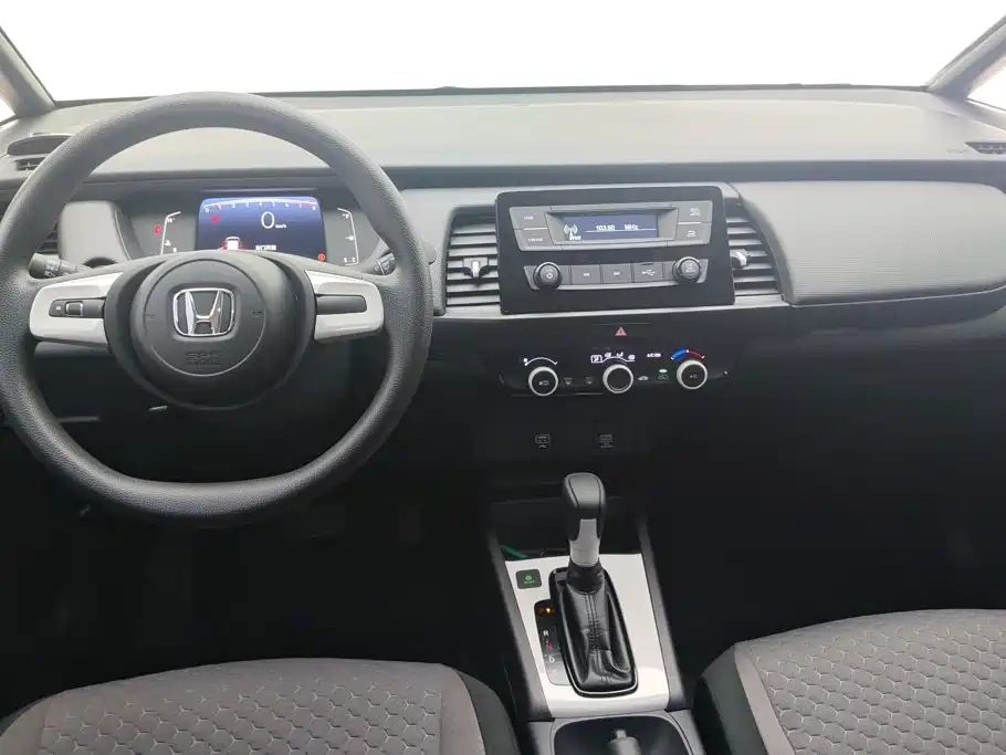 Honda Fit — миниатюра 12
