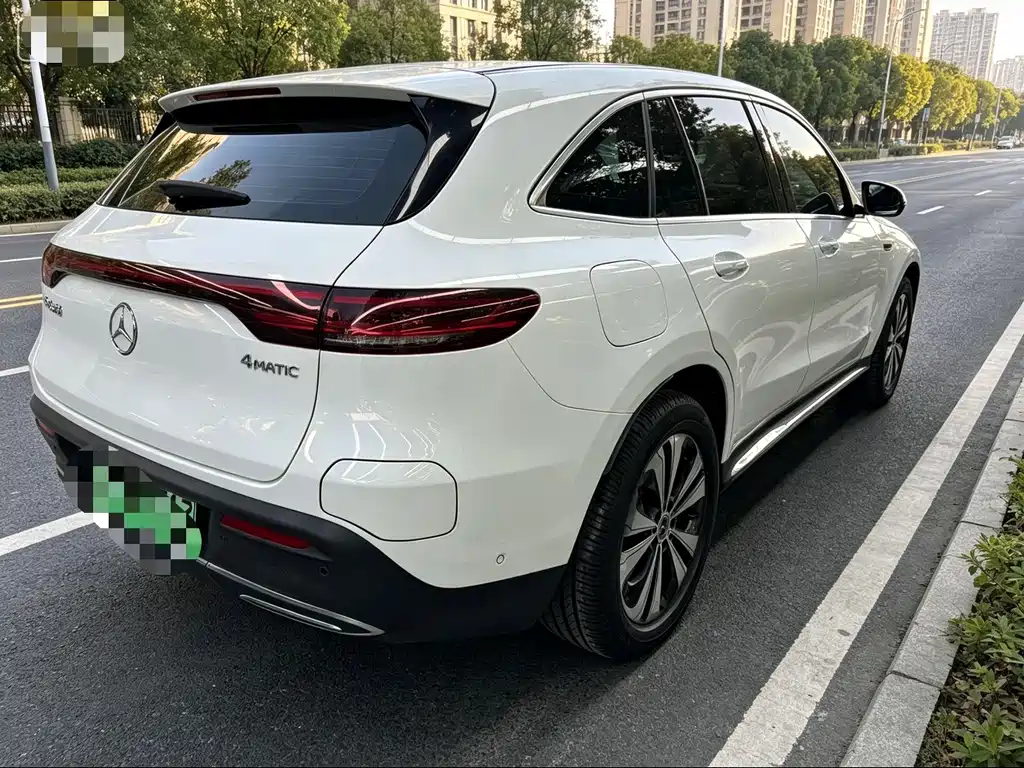 Mercedes-Benz EQC — миниатюра 15