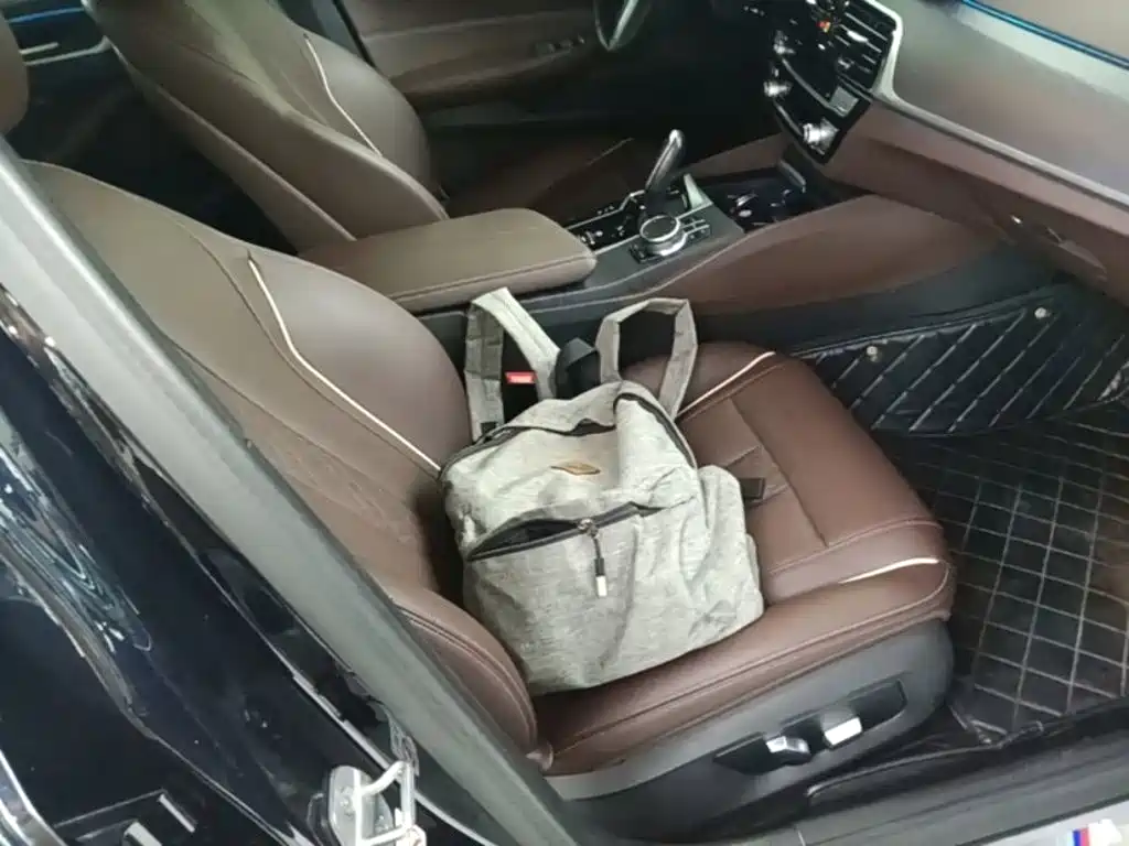 BMW 5 Series New Energy — миниатюра 25