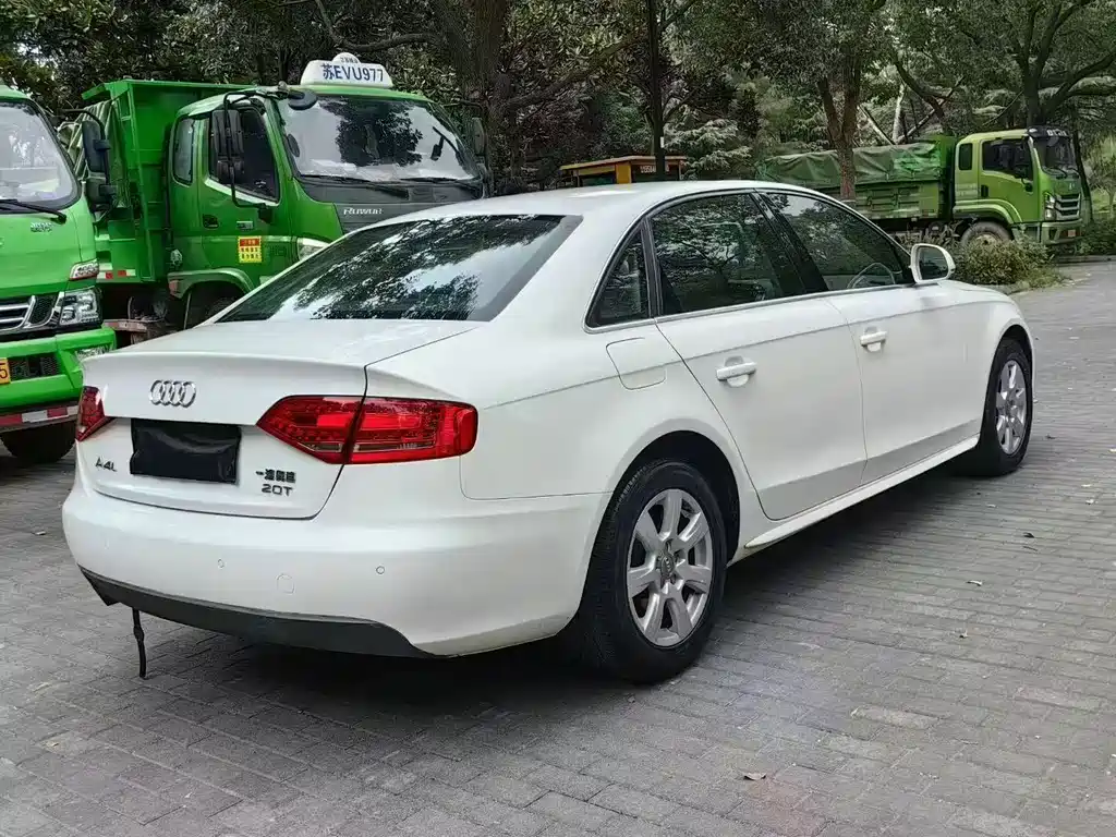 Audi A4L 2012 2.0 TFSI AT Comfort