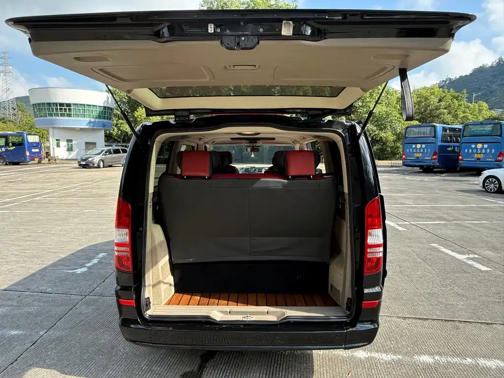 Mercedes-Benz Viano — миниатюра 14