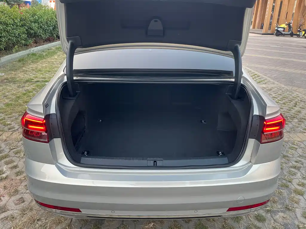 Volkswagen Phideon — миниатюра 16