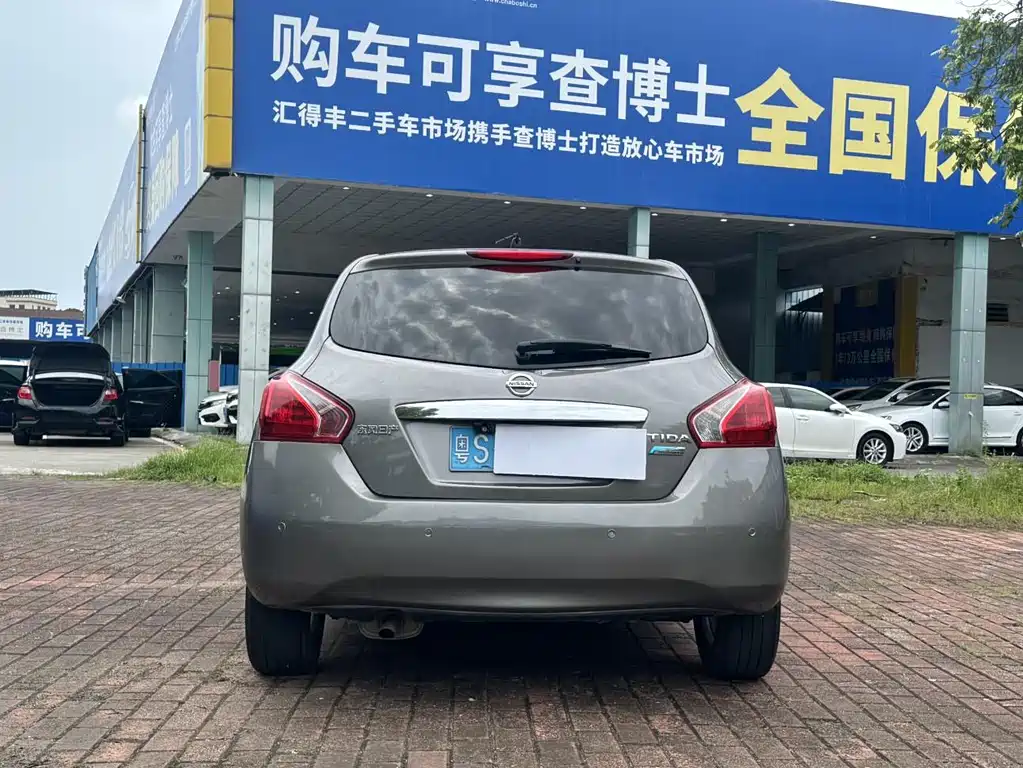 Nissan Tiida — миниатюра 9