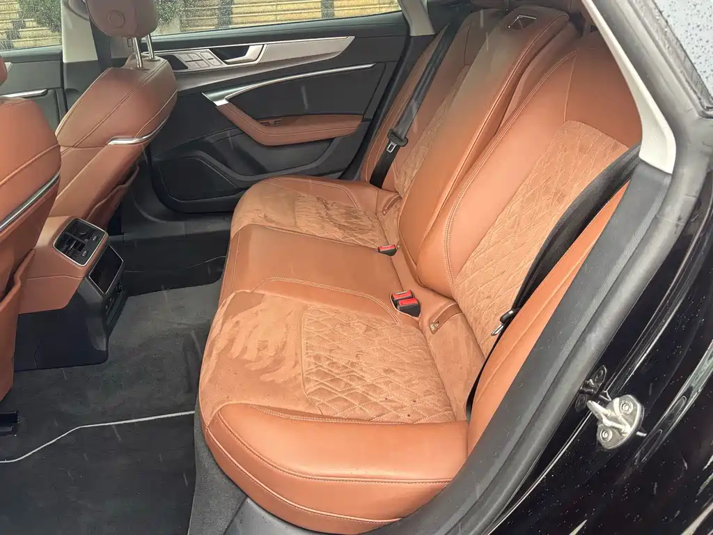 Audi A7L — миниатюра 15