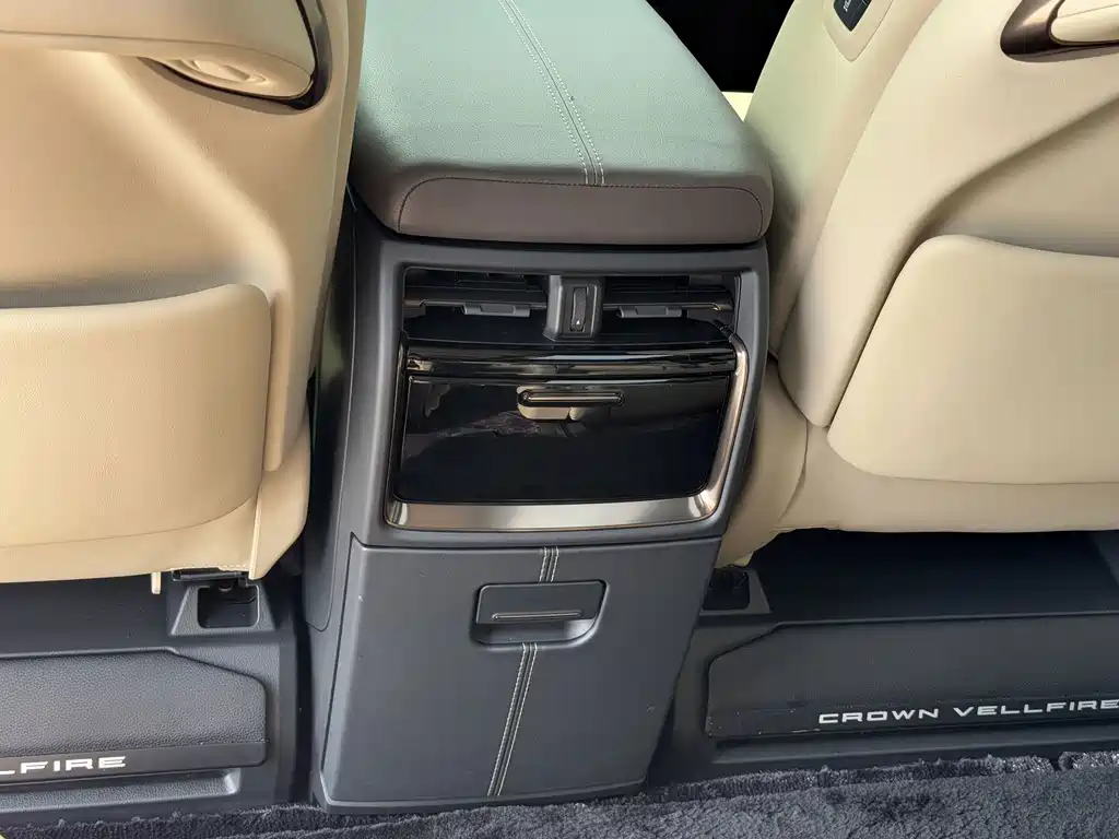 Toyota Vellfire — миниатюра 22