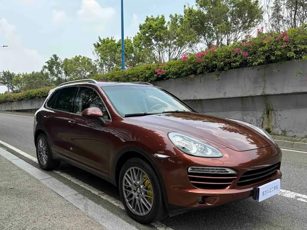 Porsche Cayenne — миниатюра 3