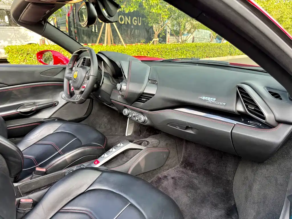 Ferrari 488 — миниатюра 6