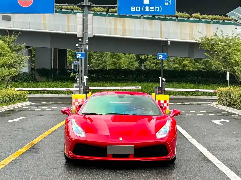 Ferrari 488