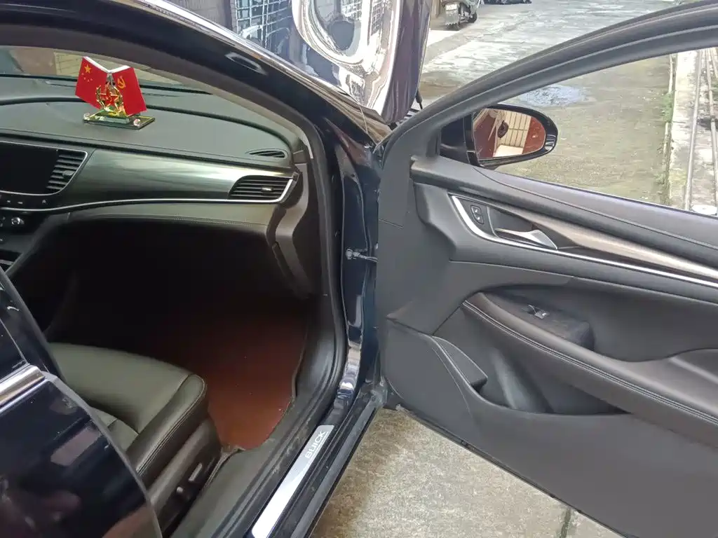 Buick LaCrosse — миниатюра 19