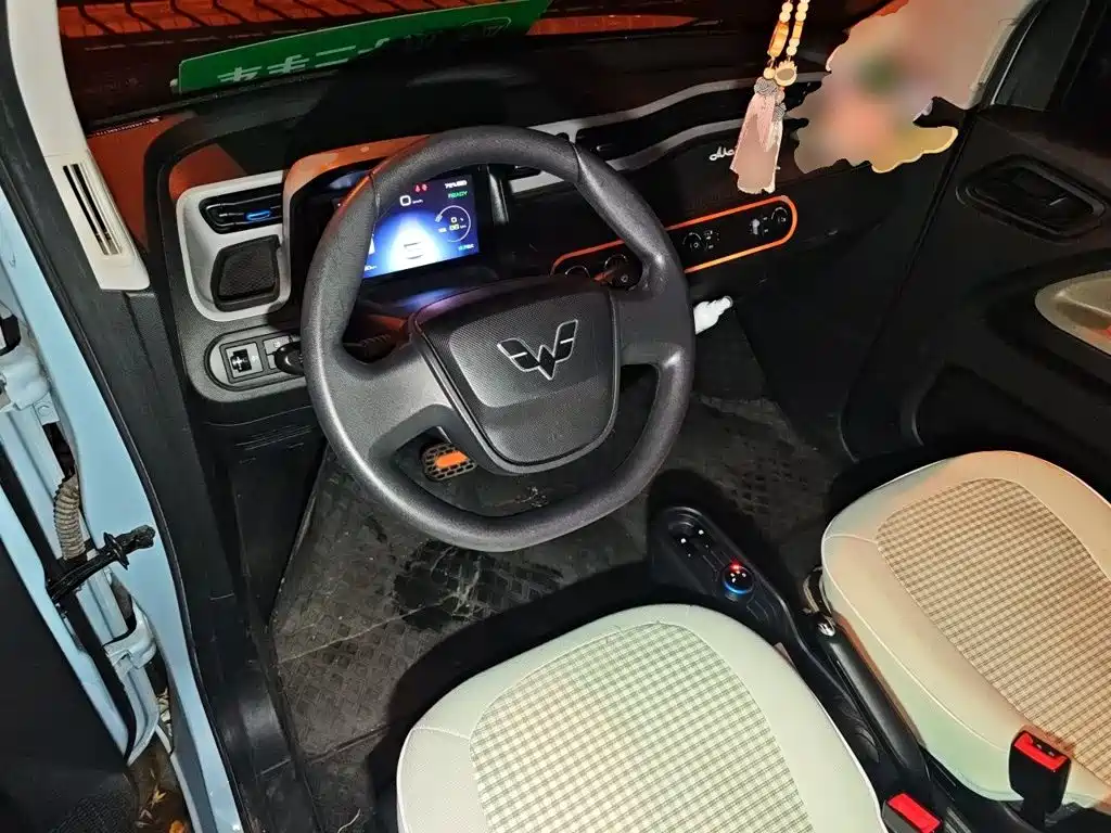 Wuling MINIEV — миниатюра 5