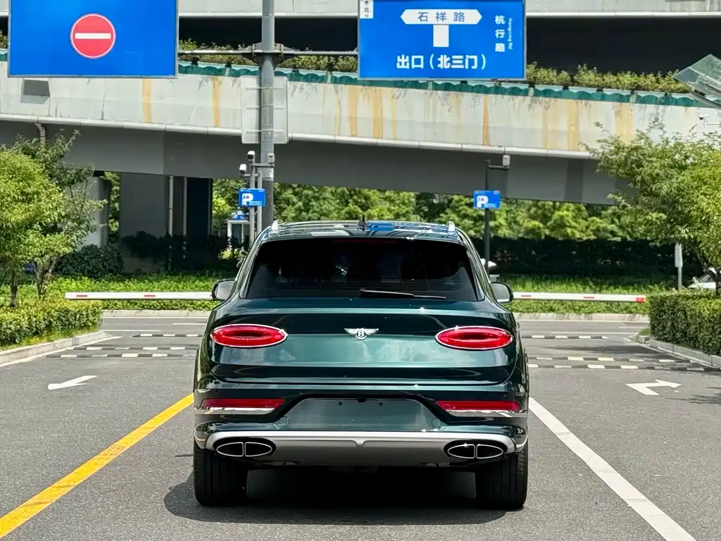 Bentley Bentayga — миниатюра 8