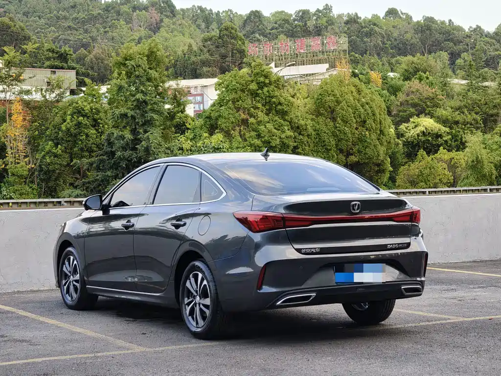 Changan Eado — миниатюра 6