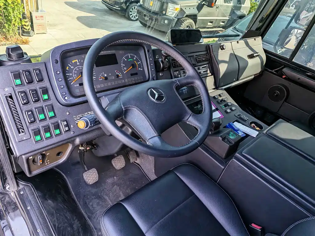 Mercedes-Benz 乌尼莫克U5000 SUV — миниатюра 6