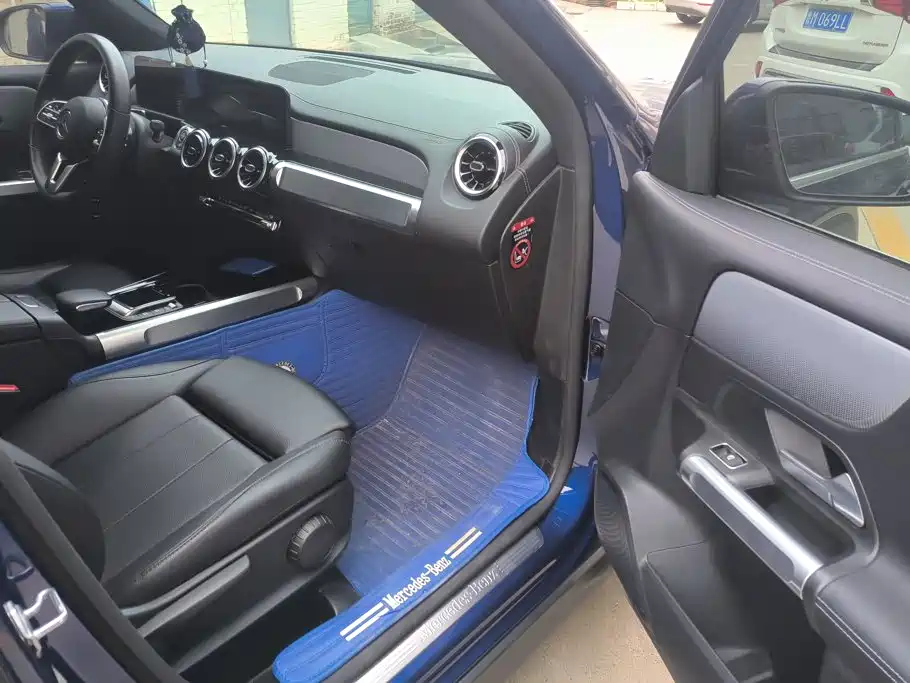 Mercedes-Benz GLB — миниатюра 8