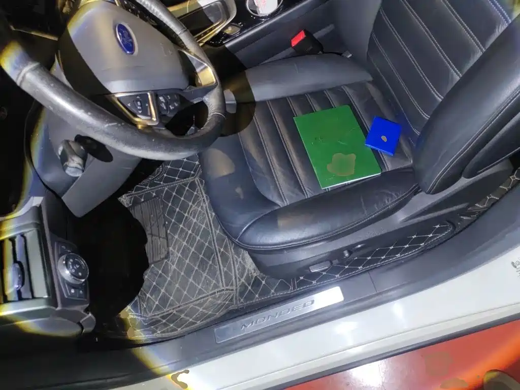Ford Mondeo — миниатюра 11