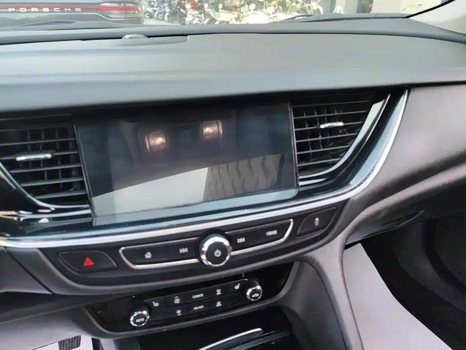 Buick Regal — миниатюра 13