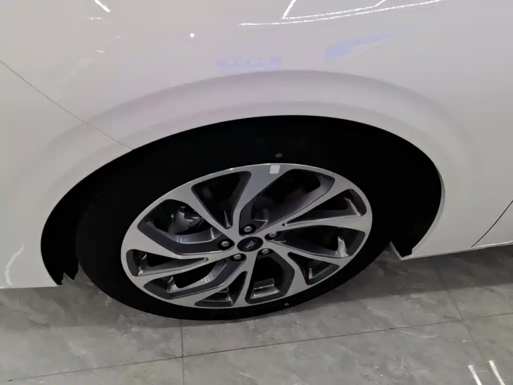 Ford Mondeo — миниатюра 23