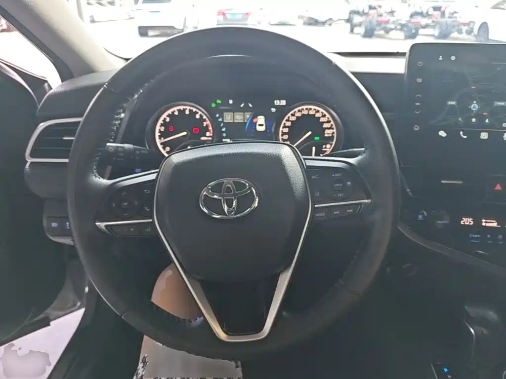 Toyota Camry — миниатюра 11