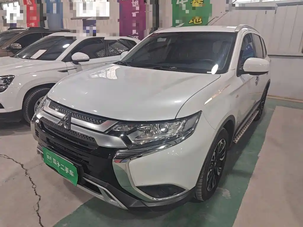 Mitsubishi Outlander — миниатюра 2