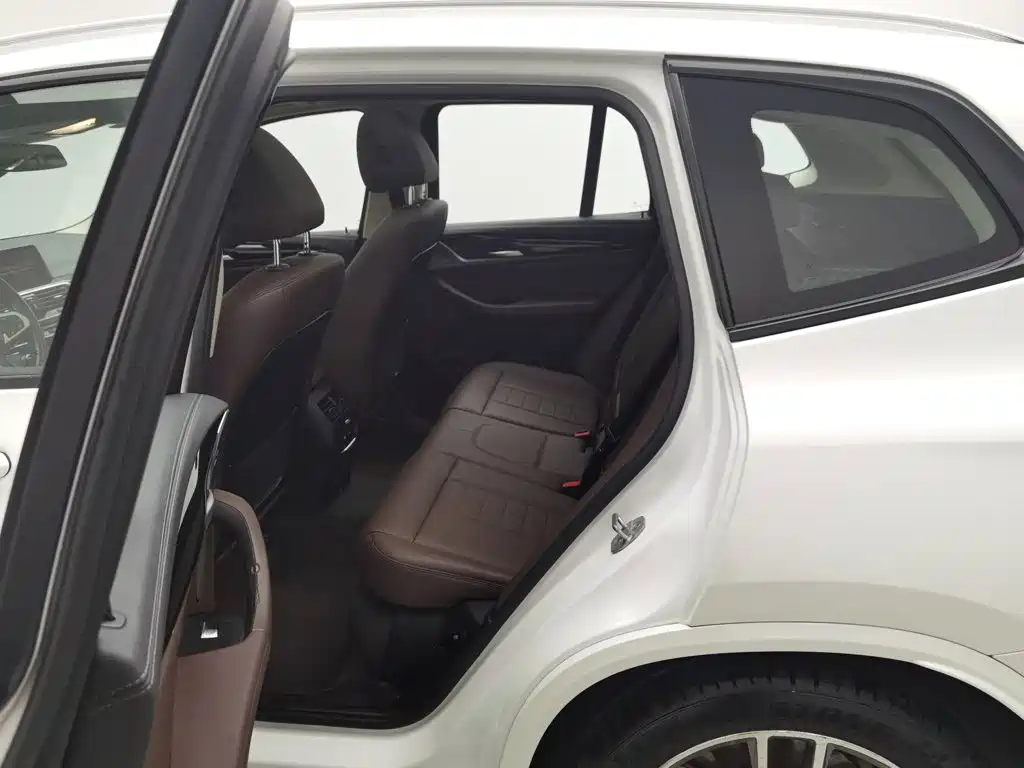 BMW X3 — миниатюра 15