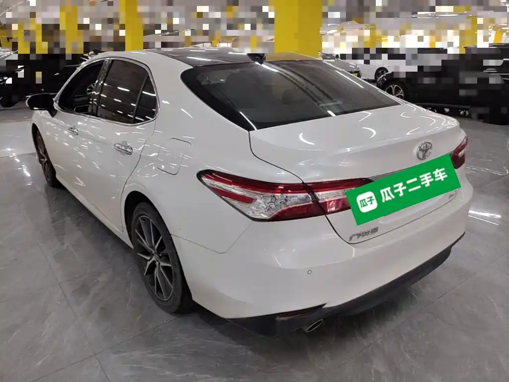 Toyota Camry — миниатюра 5