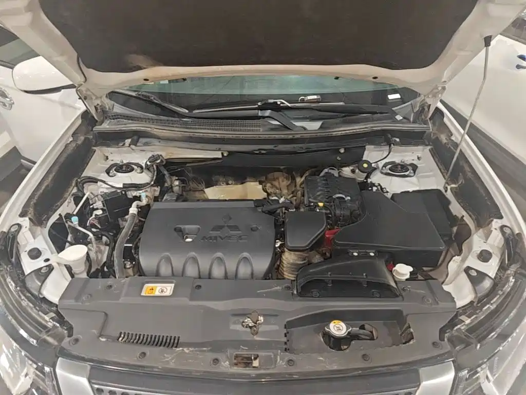 Mitsubishi Outlander — миниатюра 20
