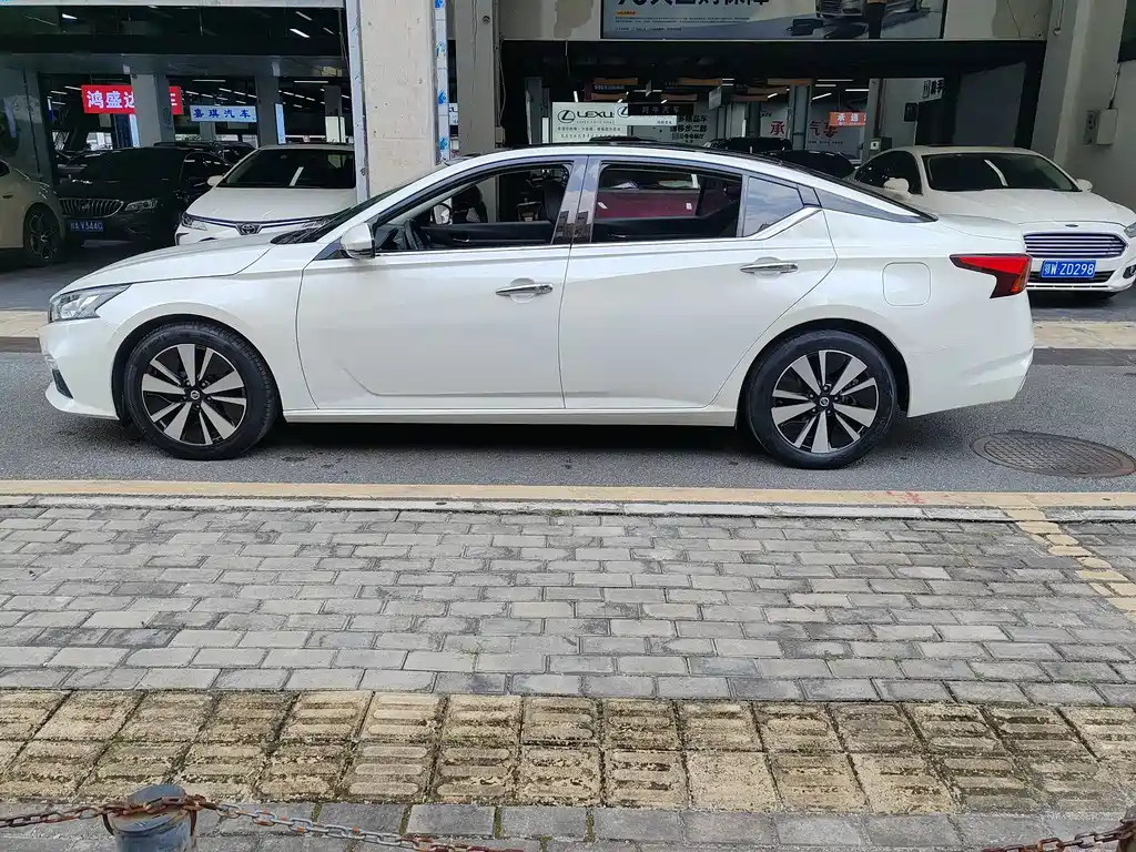 Nissan Teana — миниатюра 3