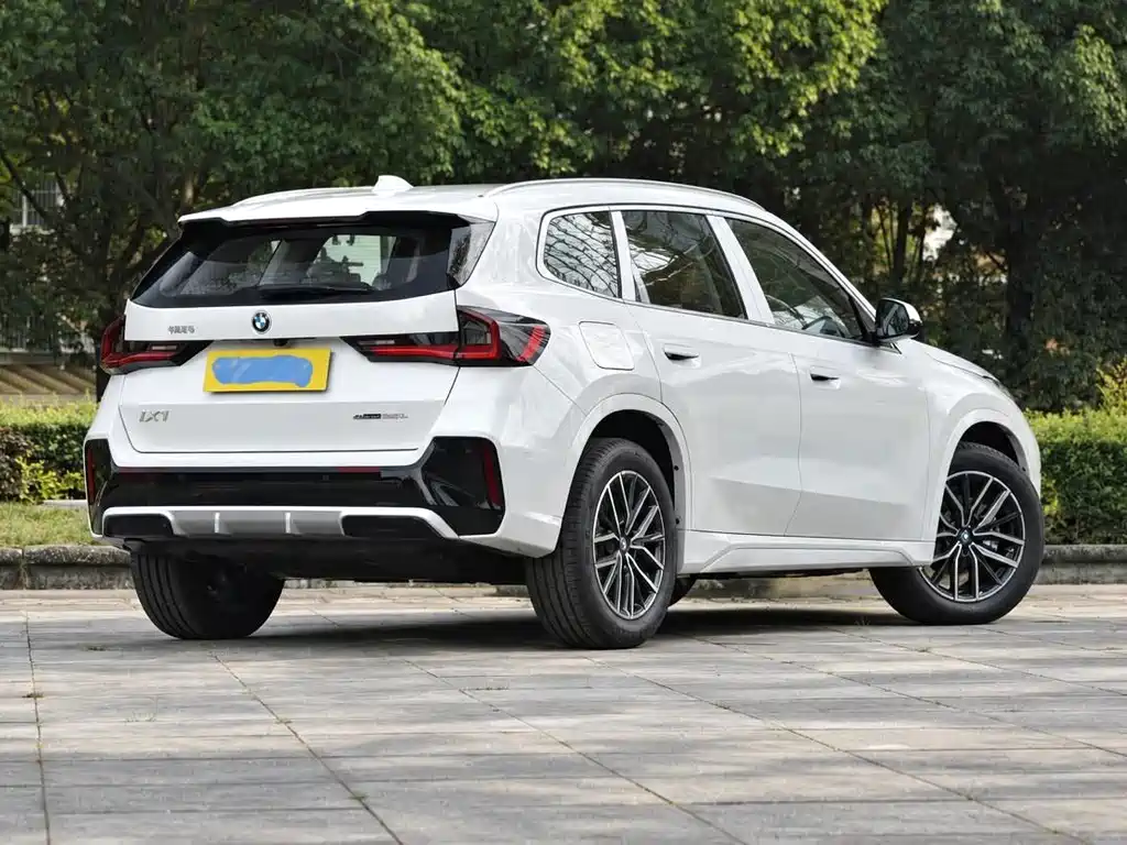 BMW iX1 — миниатюра 4