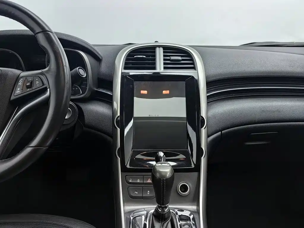 Chevrolet Malibu — миниатюра 12
