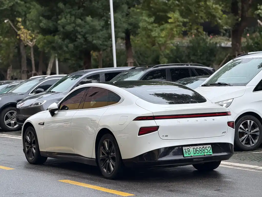 XPeng P7 — миниатюра 3