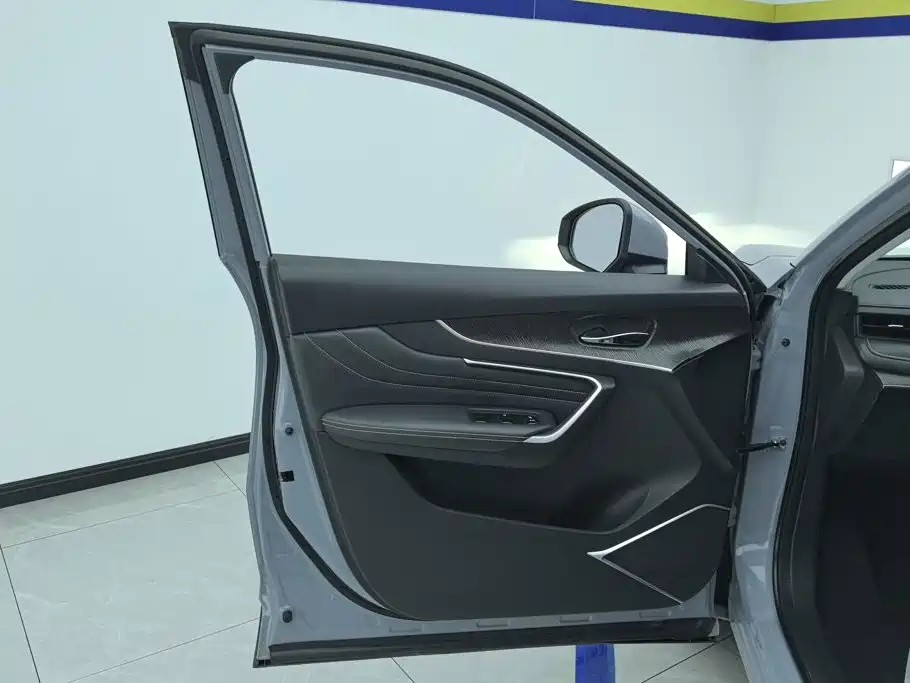 Venucia V — миниатюра 7