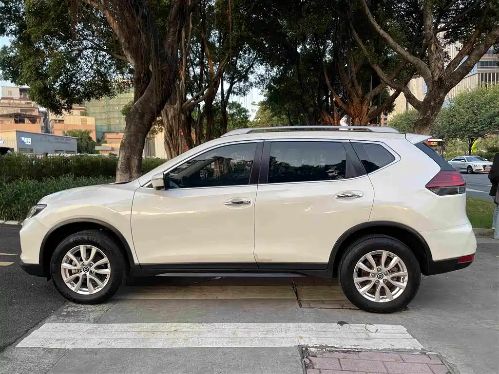 Nissan X-Trail — миниатюра 4