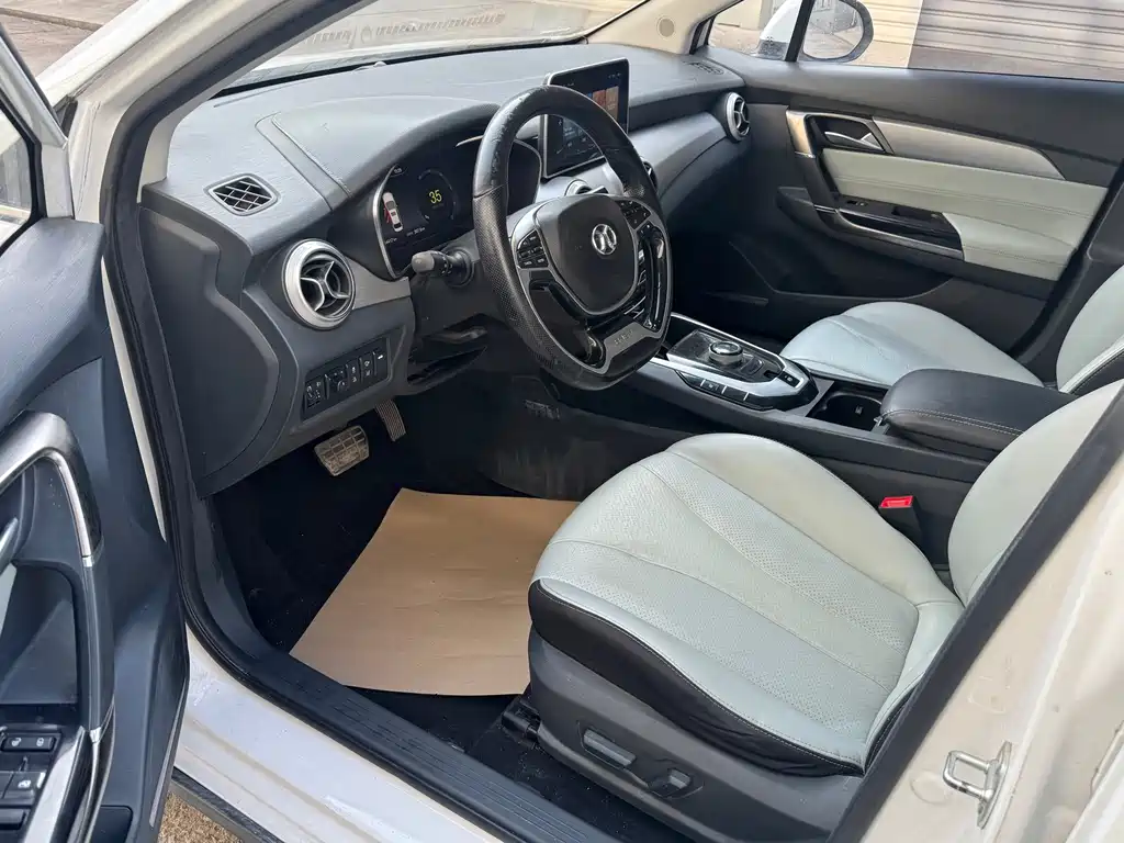 BAIC EU5 — миниатюра 7