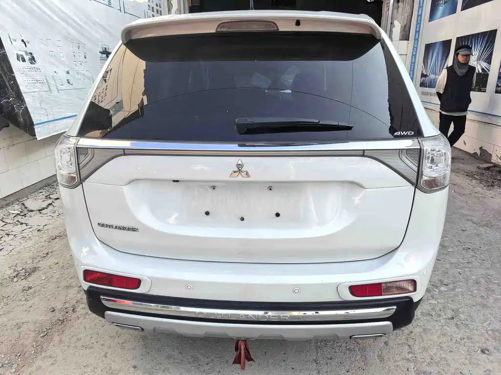 Mitsubishi Outlander (Import) — миниатюра 6