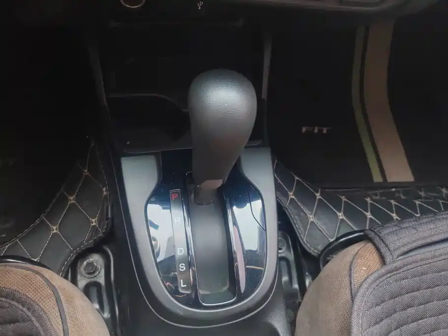 Honda Fit — миниатюра 16