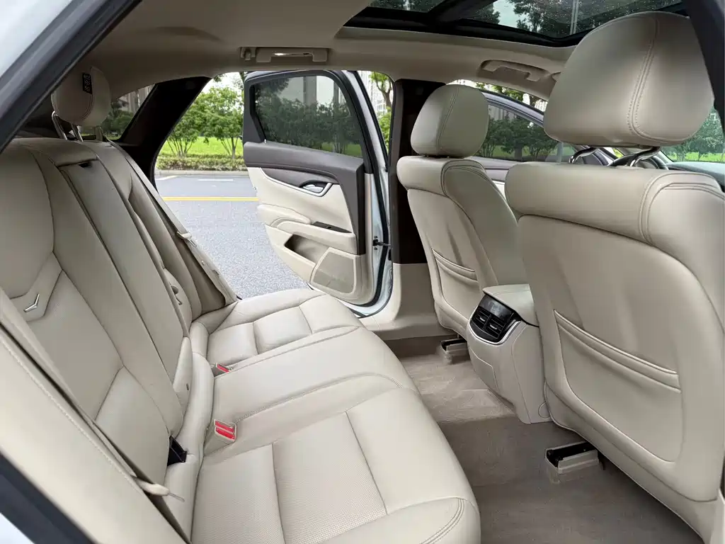 Cadillac XTS — миниатюра 9