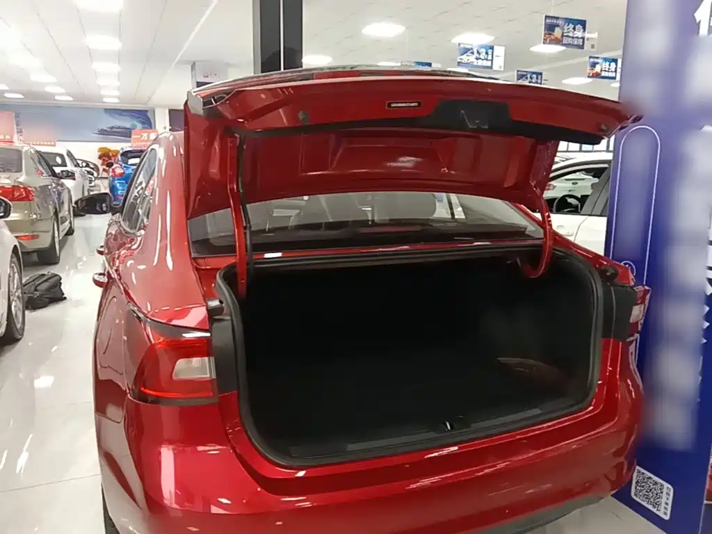 Roewe i5 — миниатюра 19