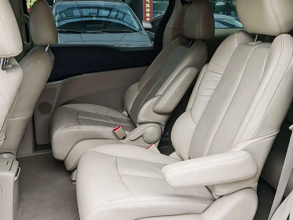 Buick GL8 — миниатюра 9