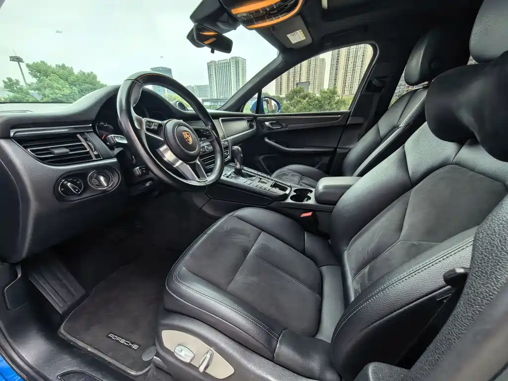 Porsche Macan — миниатюра 4