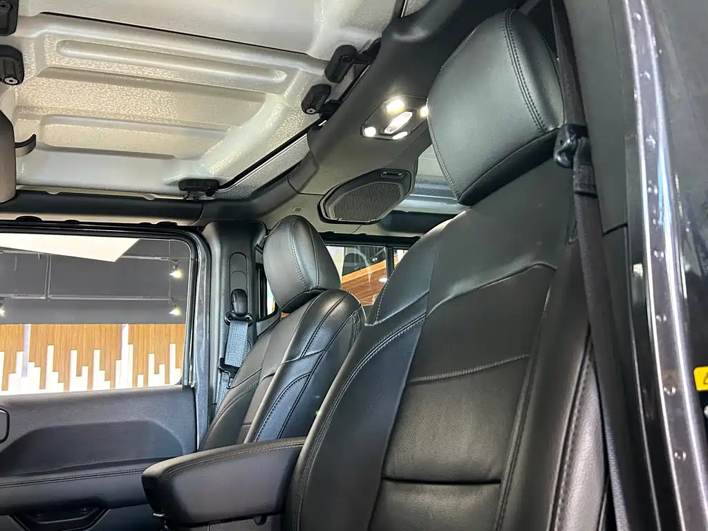Jeep Wrangler — миниатюра 10