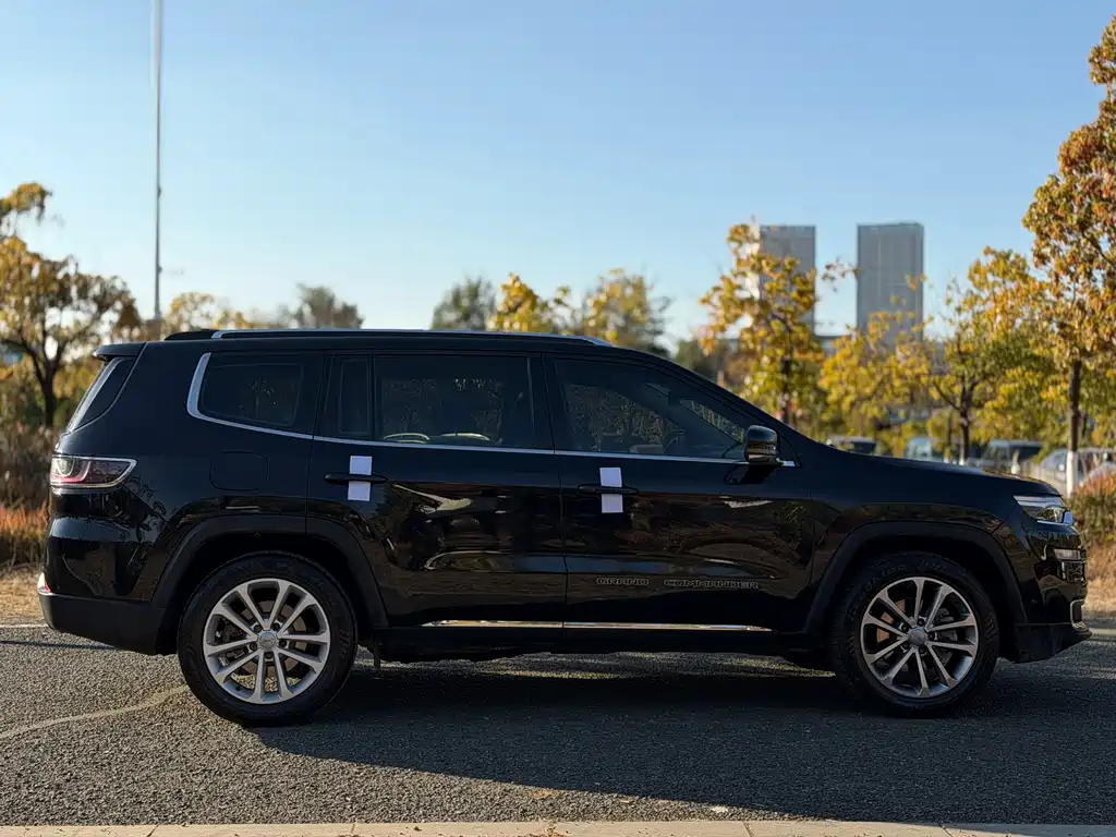 JEEP GRAND COMMANDER