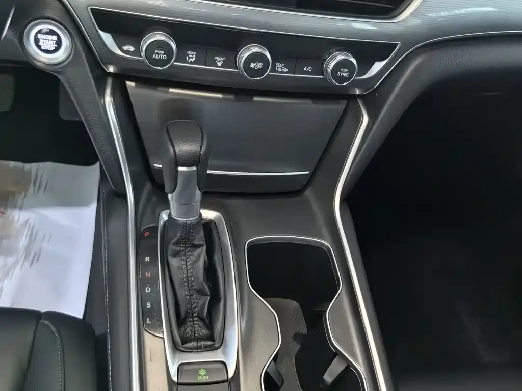 Honda Accord — миниатюра 11